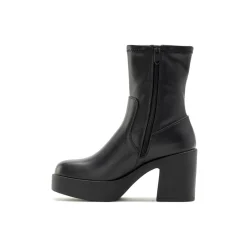 Outlet Nova Booties