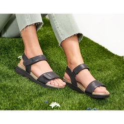 New Rinna Wedged Sandals