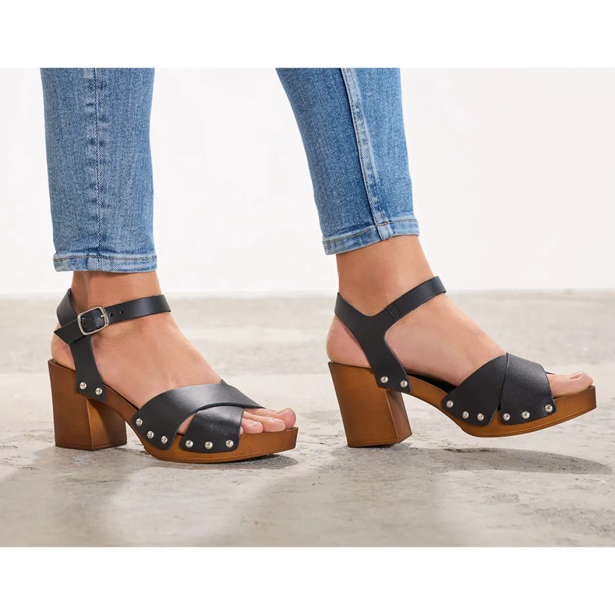 Hot Rivah Medium Heels